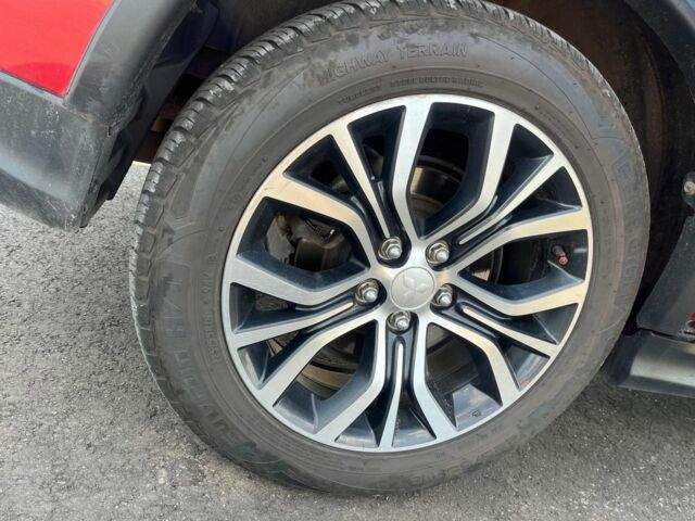 Красный Мицубиси Аутлендер, объемом двигателя 2 л и пробегом 130 тыс. км за 14300 $, фото 10 на Automoto.ua