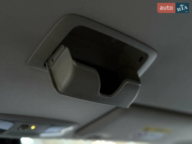 Красный Мицубиси Аутлендер, объемом двигателя 2 л и пробегом 85 тыс. км за 18900 $, фото 46 на Automoto.ua