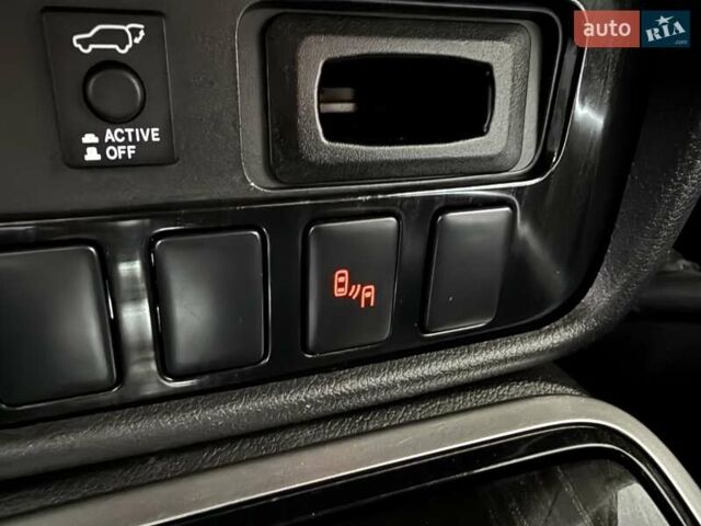 Красный Мицубиси Аутлендер, объемом двигателя 2 л и пробегом 176 тыс. км за 18900 $, фото 28 на Automoto.ua