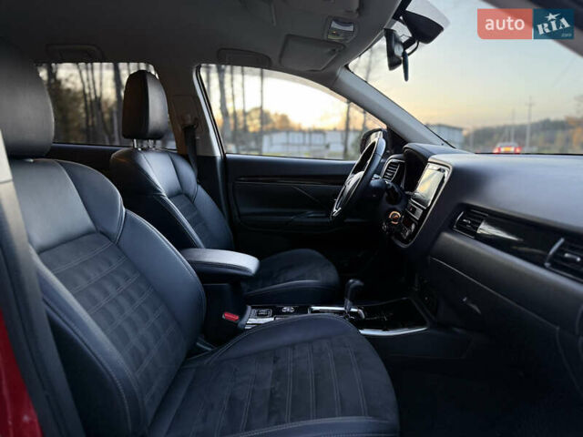 Красный Мицубиси Аутлендер, объемом двигателя 2 л и пробегом 85 тыс. км за 18900 $, фото 35 на Automoto.ua