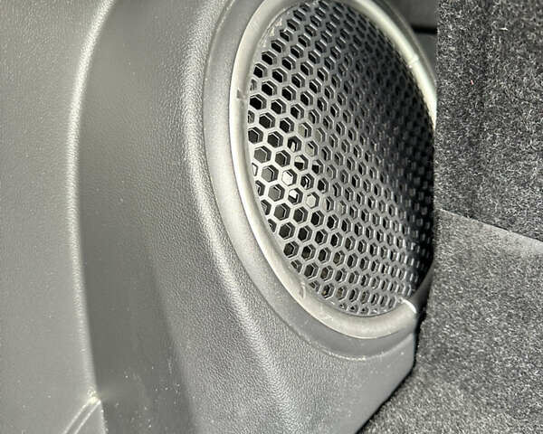 Красный Мицубиси Аутлендер, объемом двигателя 2.2 л и пробегом 118 тыс. км за 20999 $, фото 29 на Automoto.ua