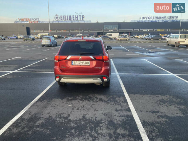 Міцубісі Аутлендер 2018 у Дніпро (Дніпропетровську) на Automoto.ua Червоний Міцубісі Аутлендер, об'ємом двигуна 2.36 л та пробігом 68 тис. км за 18500 $, фото 5 на Automoto.ua