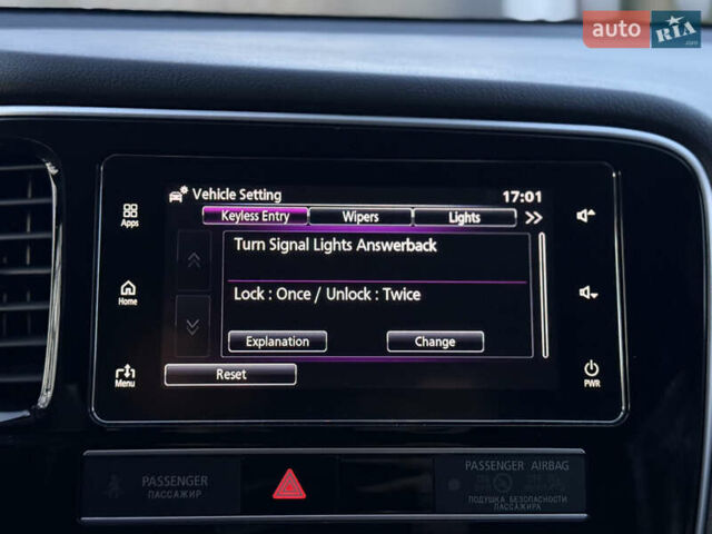 Красный Мицубиси Аутлендер, объемом двигателя 2 л и пробегом 85 тыс. км за 18900 $, фото 95 на Automoto.ua