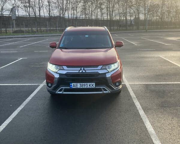 Міцубісі Аутлендер 2018 у Дніпро (Дніпропетровську) на Automoto.ua Червоний Міцубісі Аутлендер, об'ємом двигуна 2.36 л та пробігом 68 тис. км за 18500 $, фото 11 на Automoto.ua