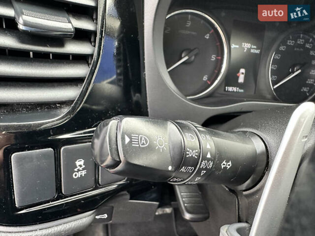 Красный Мицубиси Аутлендер, объемом двигателя 2.2 л и пробегом 118 тыс. км за 20999 $, фото 44 на Automoto.ua