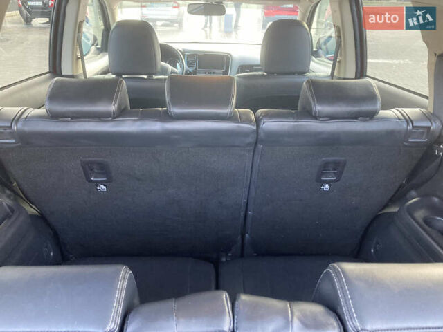 Міцубісі Аутлендер 2018 у Дніпро (Дніпропетровську) на Automoto.ua Червоний Міцубісі Аутлендер, об'ємом двигуна 2.36 л та пробігом 68 тис. км за 18500 $, фото 30 на Automoto.ua