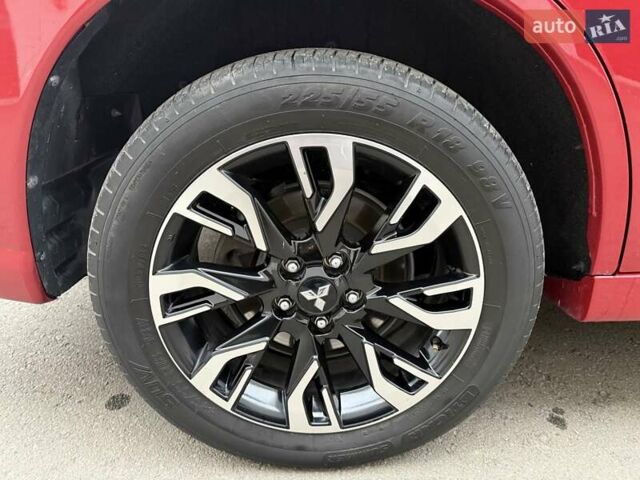 Красный Мицубиси Аутлендер, объемом двигателя 2 л и пробегом 176 тыс. км за 18900 $, фото 24 на Automoto.ua