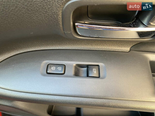 Красный Мицубиси Аутлендер, объемом двигателя 3 л и пробегом 106 тыс. км за 20700 $, фото 53 на Automoto.ua