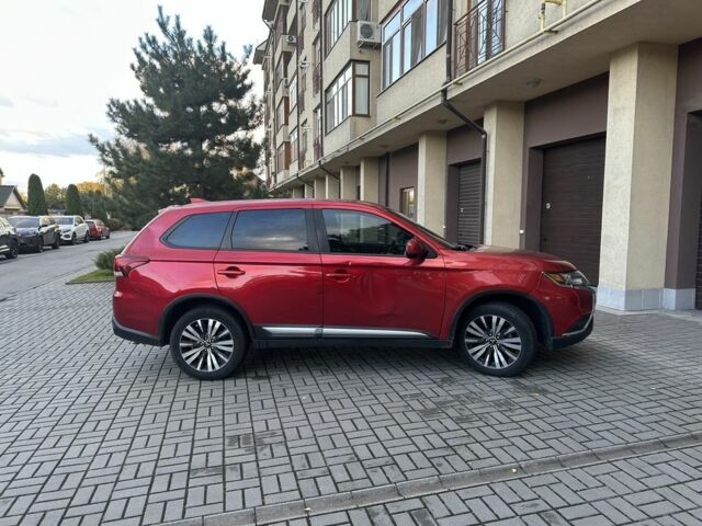 Мицубиси Аутлендер 2019 в Ужгороде на Automoto.ua Красный Мицубиси Аутлендер, объемом двигателя 2.4 л и пробегом 90 тыс. км за 12500 $, фото 3 на Automoto.ua