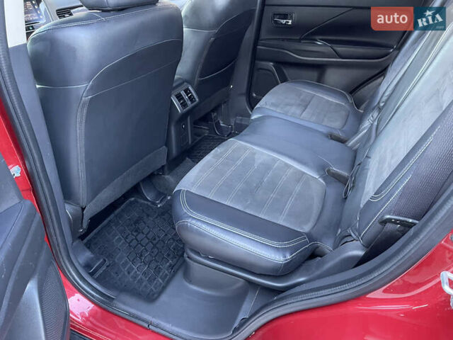 Красный Мицубиси Аутлендер, объемом двигателя 2.36 л и пробегом 100 тыс. км за 16500 $, фото 13 на Automoto.ua