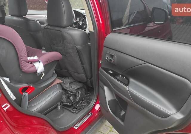 Червоний Міцубісі Аутлендер, об'ємом двигуна 3 л та пробігом 127 тис. км за 28500 $, фото 9 на Automoto.ua