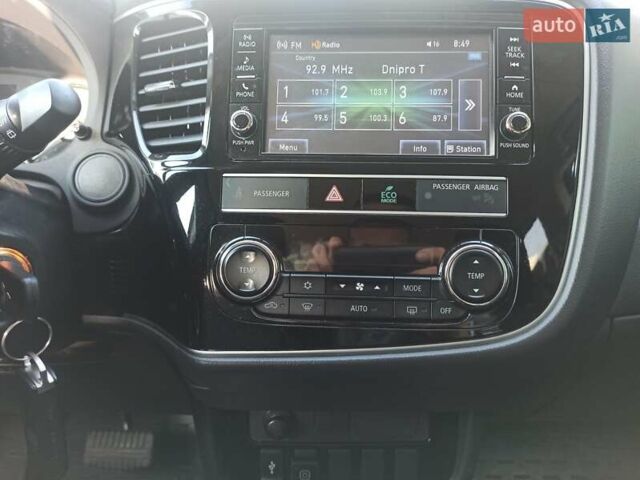 Червоний Міцубісі Аутлендер, об'ємом двигуна 2.36 л та пробігом 31 тис. км за 19200 $, фото 13 на Automoto.ua