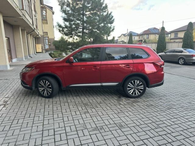 Мицубиси Аутлендер 2019 в Ужгороде на Automoto.ua Красный Мицубиси Аутлендер, объемом двигателя 2.4 л и пробегом 90 тыс. км за 12500 $, фото 5 на Automoto.ua