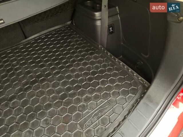 Красный Мицубиси Аутлендер, объемом двигателя 2.36 л и пробегом 110 тыс. км за 19000 $, фото 28 на Automoto.ua