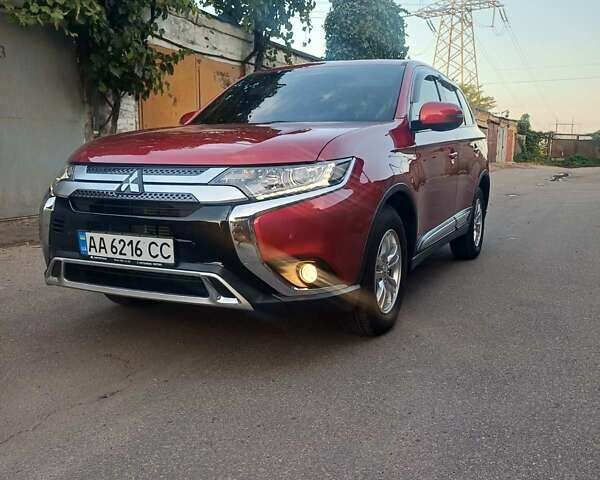 Мицубиси Аутлендер 2019 в Киеве на Automoto.ua Красный Мицубиси Аутлендер, объемом двигателя 2 л и пробегом 40 тыс. км за 18700 $, фото 1 на Automoto.ua
