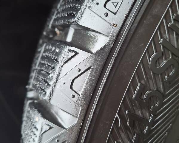 Красный Мицубиси Аутлендер, объемом двигателя 2.36 л и пробегом 110 тыс. км за 19000 $, фото 22 на Automoto.ua