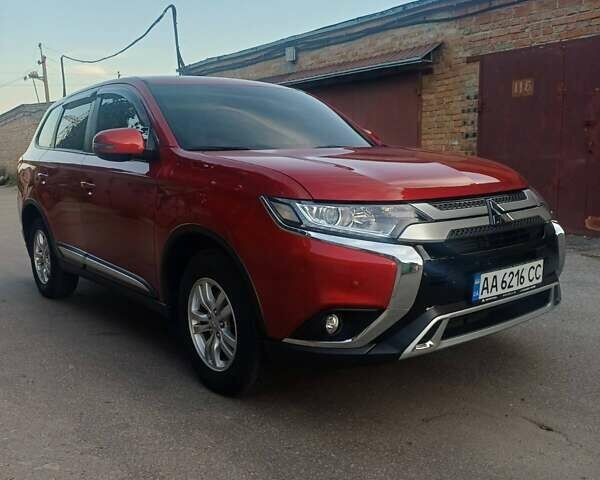 Мицубиси Аутлендер 2019 в Киеве на Automoto.ua Красный Мицубиси Аутлендер, объемом двигателя 2 л и пробегом 40 тыс. км за 18700 $, фото 12 на Automoto.ua