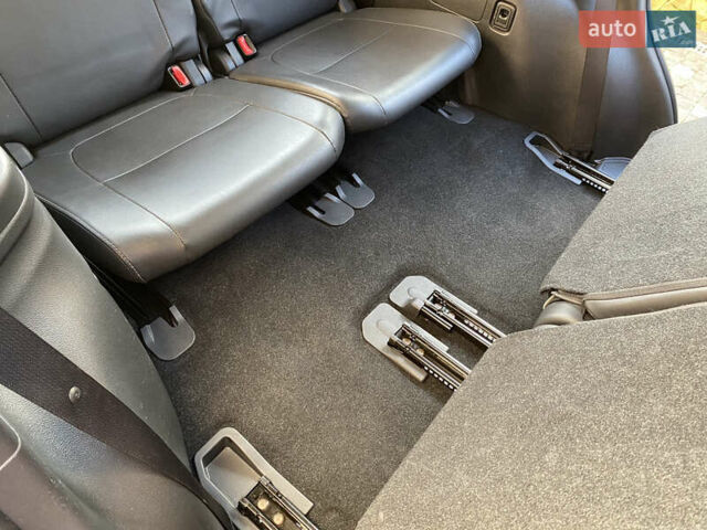 Красный Мицубиси Аутлендер, объемом двигателя 3 л и пробегом 106 тыс. км за 20700 $, фото 56 на Automoto.ua