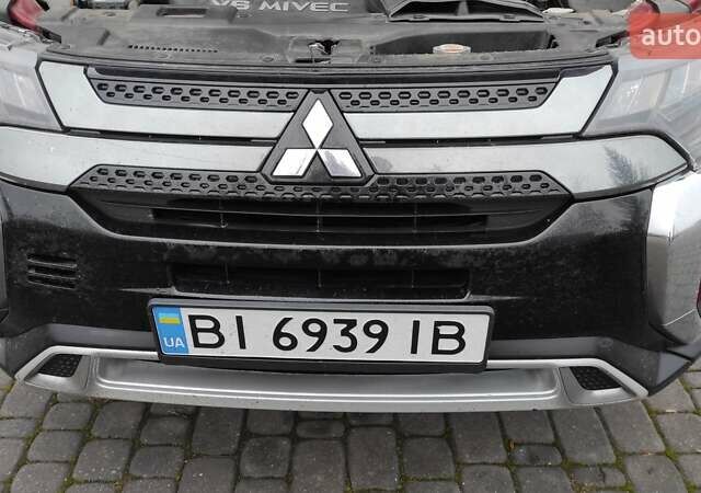 Червоний Міцубісі Аутлендер, об'ємом двигуна 3 л та пробігом 127 тис. км за 28500 $, фото 23 на Automoto.ua