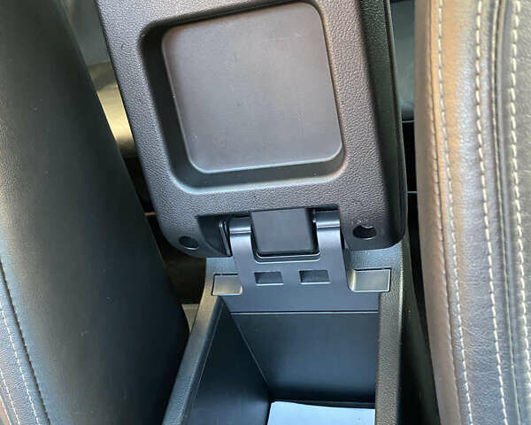 Красный Мицубиси Аутлендер, объемом двигателя 3 л и пробегом 106 тыс. км за 20700 $, фото 41 на Automoto.ua