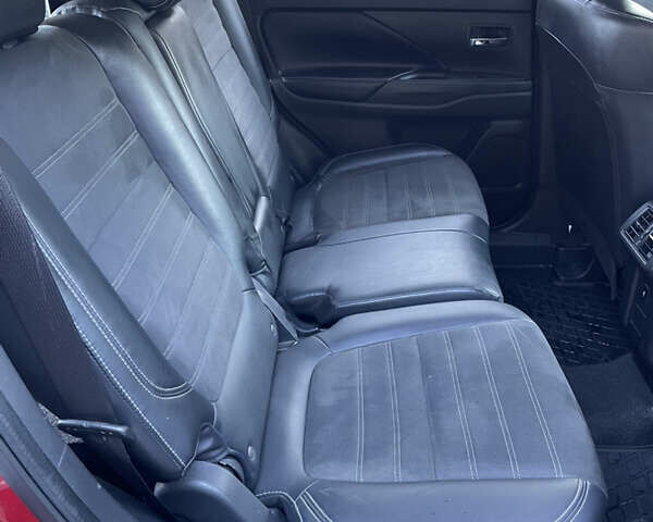 Красный Мицубиси Аутлендер, объемом двигателя 2.36 л и пробегом 100 тыс. км за 16500 $, фото 16 на Automoto.ua