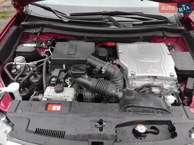Красный Мицубиси Аутлендер, объемом двигателя 2 л и пробегом 53 тыс. км за 22800 $, фото 12 на Automoto.ua