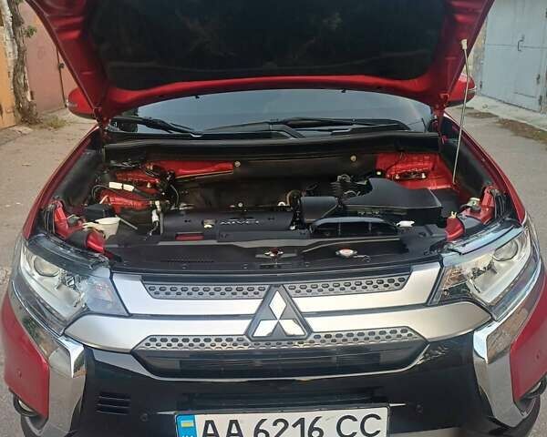 Мицубиси Аутлендер 2019 в Киеве на Automoto.ua Красный Мицубиси Аутлендер, объемом двигателя 2 л и пробегом 40 тыс. км за 18700 $, фото 30 на Automoto.ua