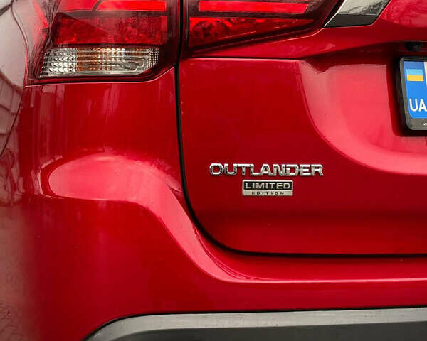 Червоний Міцубісі Аутлендер, об'ємом двигуна 3 л та пробігом 69 тис. км за 19000 $, фото 9 на Automoto.ua