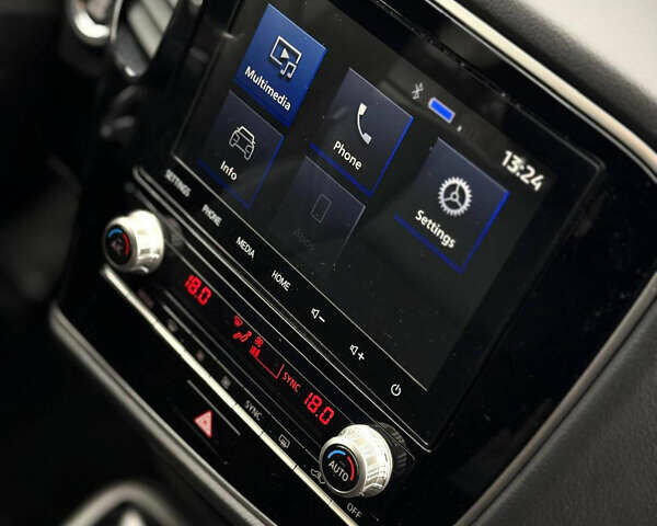 Червоний Міцубісі Аутлендер, об'ємом двигуна 3 л та пробігом 69 тис. км за 19000 $, фото 22 на Automoto.ua