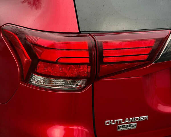 Червоний Міцубісі Аутлендер, об'ємом двигуна 3 л та пробігом 69 тис. км за 19000 $, фото 11 на Automoto.ua