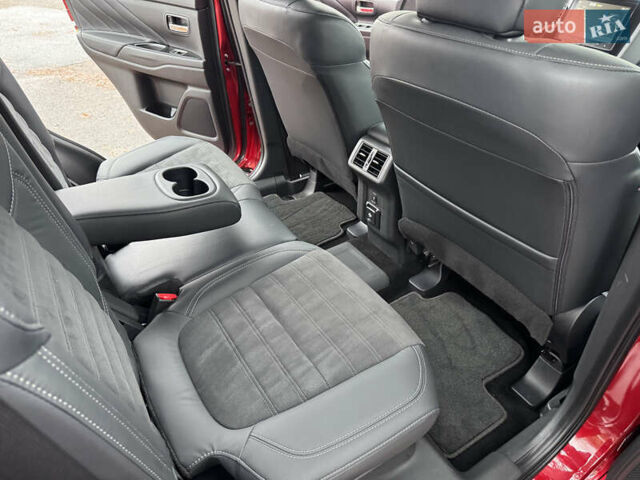 Красный Мицубиси Аутлендер, объемом двигателя 2.36 л и пробегом 65 тыс. км за 23800 $, фото 18 на Automoto.ua