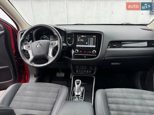 Красный Мицубиси Аутлендер, объемом двигателя 2.36 л и пробегом 65 тыс. км за 23800 $, фото 19 на Automoto.ua