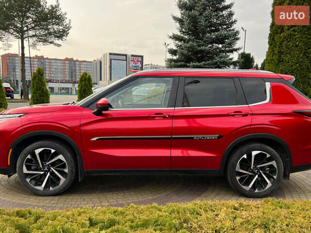 Красный Мицубиси Аутлендер, объемом двигателя 2.49 л и пробегом 121 тыс. км за 27300 $, фото 3 на Automoto.ua