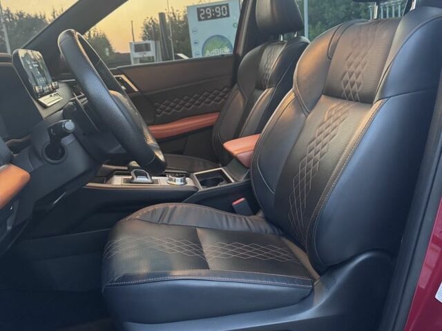 Красный Мицубиси Аутлендер, объемом двигателя 2.5 л и пробегом 55 тыс. км за 31100 $, фото 4 на Automoto.ua