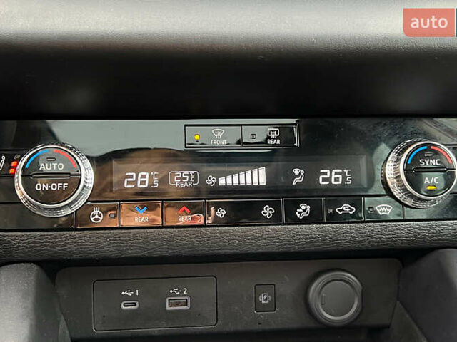 Красный Мицубиси Аутлендер, объемом двигателя 2.49 л и пробегом 121 тыс. км за 27300 $, фото 16 на Automoto.ua