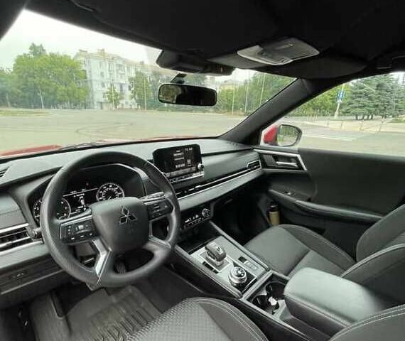 Красный Мицубиси Аутлендер, объемом двигателя 2.5 л и пробегом 44 тыс. км за 22000 $, фото 4 на Automoto.ua