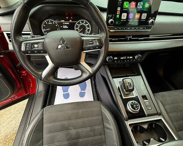 Красный Мицубиси Аутлендер, объемом двигателя 2.49 л и пробегом 44 тыс. км за 25000 $, фото 7 на Automoto.ua