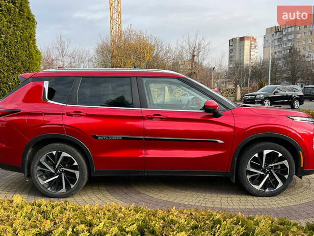 Красный Мицубиси Аутлендер, объемом двигателя 2.49 л и пробегом 121 тыс. км за 27300 $, фото 7 на Automoto.ua