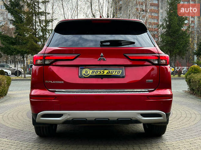 Красный Мицубиси Аутлендер, объемом двигателя 2.49 л и пробегом 121 тыс. км за 27300 $, фото 5 на Automoto.ua