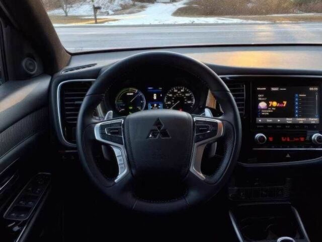 Червоний Міцубісі Аутлендер, об'ємом двигуна 2.4 л та пробігом 45 тис. км за 18500 $, фото 10 на Automoto.ua