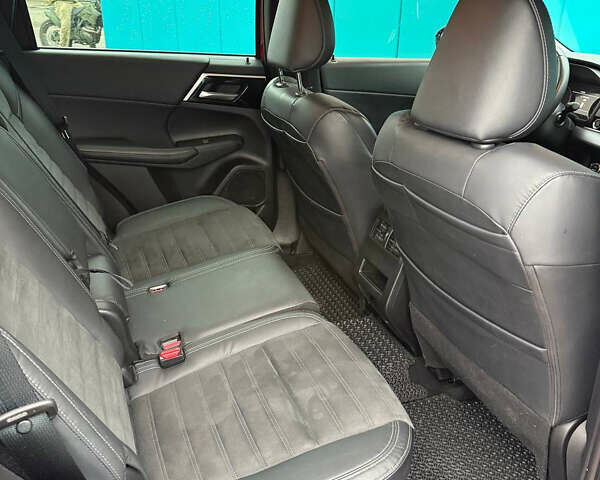 Красный Мицубиси Аутлендер, объемом двигателя 2.49 л и пробегом 44 тыс. км за 25000 $, фото 18 на Automoto.ua