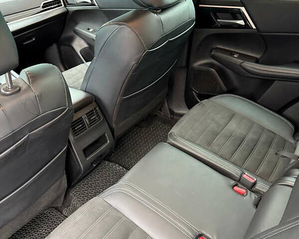 Красный Мицубиси Аутлендер, объемом двигателя 2.49 л и пробегом 44 тыс. км за 25000 $, фото 11 на Automoto.ua