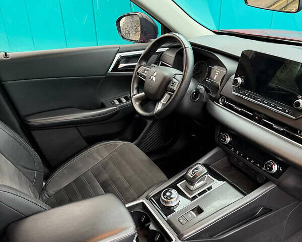 Красный Мицубиси Аутлендер, объемом двигателя 2.49 л и пробегом 44 тыс. км за 25000 $, фото 14 на Automoto.ua