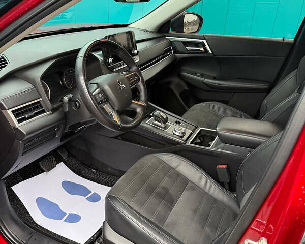 Красный Мицубиси Аутлендер, объемом двигателя 2.49 л и пробегом 44 тыс. км за 25000 $, фото 9 на Automoto.ua