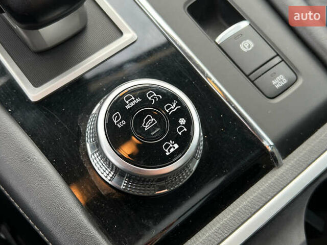 Красный Мицубиси Аутлендер, объемом двигателя 2.49 л и пробегом 121 тыс. км за 27300 $, фото 18 на Automoto.ua