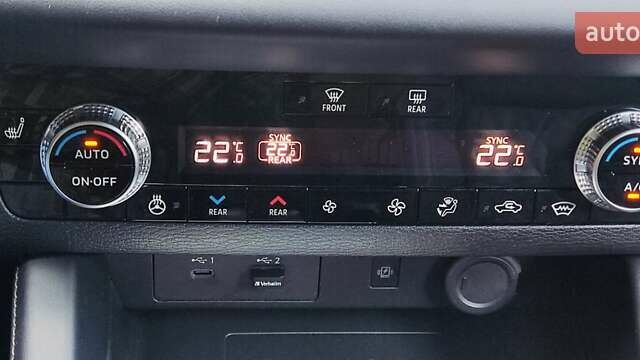 Червоний Міцубісі Аутлендер, об'ємом двигуна 2.36 л та пробігом 37 тис. км за 42100 $, фото 12 на Automoto.ua