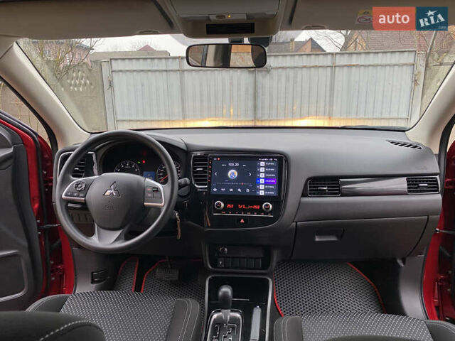 Красный Мицубиси Аутлендер, объемом двигателя 2 л и пробегом 40 тыс. км за 23500 $, фото 31 на Automoto.ua