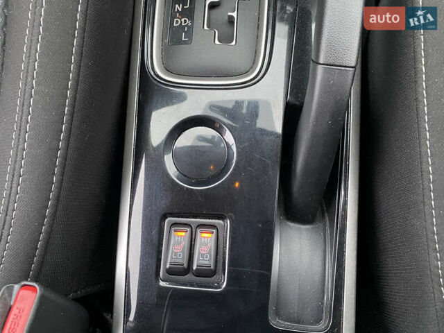 Красный Мицубиси Аутлендер, объемом двигателя 2 л и пробегом 40 тыс. км за 23500 $, фото 30 на Automoto.ua