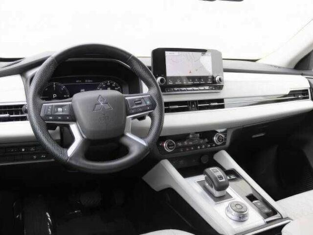 Мицубиси Аутлендер 2024 в Ивано-Франковске на Automoto.ua Красный Мицубиси Аутлендер, объемом двигателя 2.4 л и пробегом 15 тыс. км за 13500 $, фото 9 на Automoto.ua