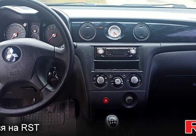 Міцубісі Аутлендер, об'ємом двигуна 2 л та пробігом 234 тис. км за 5800 $, фото 4 на Automoto.ua